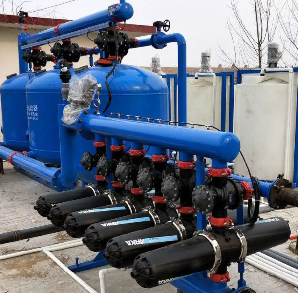 在農(nóng)業(yè)滴灌中疊片過濾器和砂石過濾器設(shè)備結(jié)合使用